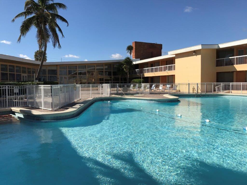 Sahara Beach Club Sunny Isles Beach Exteriér fotografie